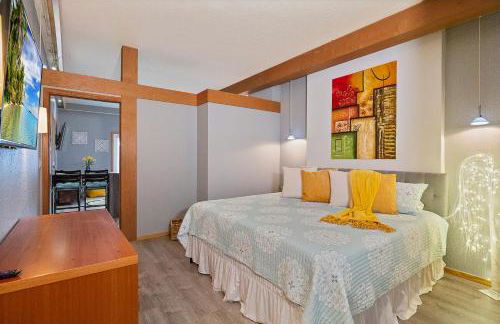 Couples Getaway - Sweet Retreat - European Village Best Location - Foto 23