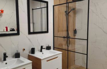 Somewhere Between Apartments - Foto 21