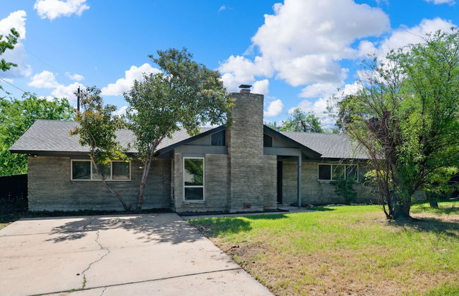 Quiet 4 Bedroom Home Located off Sola - Foto 1