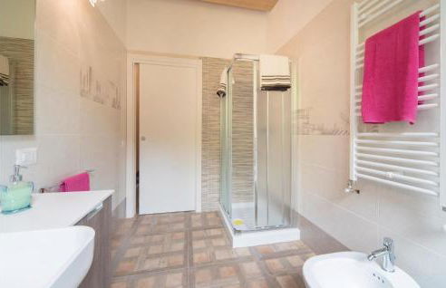 Amazing Apartment In Valnogaredo Pd - Foto 18