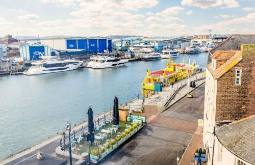 Dolce Vita - Duplex Apartment with Incredible Harbour Views - Photo 4