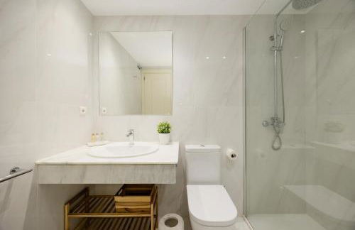 Coastal apartment, with swimming pools and close to the beach, in the tourist Bahia de Marbella - Photo 19