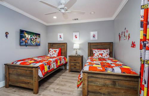 Phenomenal 7BR 4 Master Suites Southeast Pool Hot Tub Gas BBQ 2 Miles to Disney - Foto 22