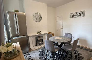 Cozee 2-bed in WV11 ideal for long work stays & relocation cls to New cross hospital M54&M6 - Photo 7