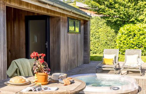 Nyland Lodge - Hot Tub - Fireplace - Free Parking & WiFi - Foto 20