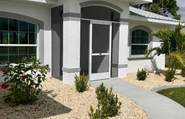 Paradise Home, Tranquil canal view 3-BDR in Golfers paradise - Foto 1