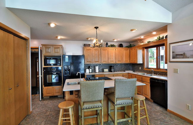 Cheif Lake Lodge - Photo 14