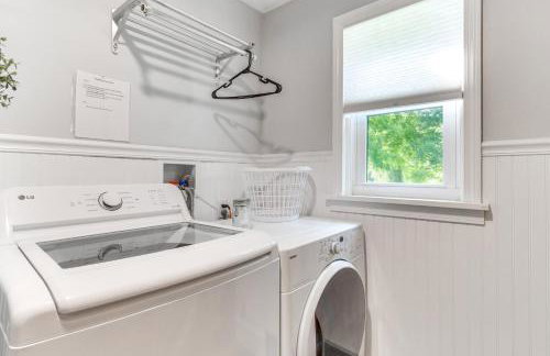 Near Trails and Wineries Victor Getaway with Fire Pit - Foto 21