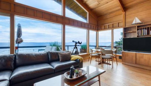 Oceanfront Home w Outdoor Dining 2 Firepits Steps to Beach Salish Sea Escape by AvantStay - Foto 3, Other