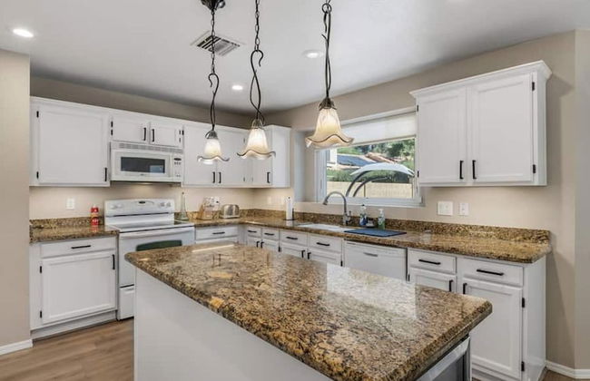 North Phoenix 4 Bdrm Vacation Home W/pool & Games! - Foto 7