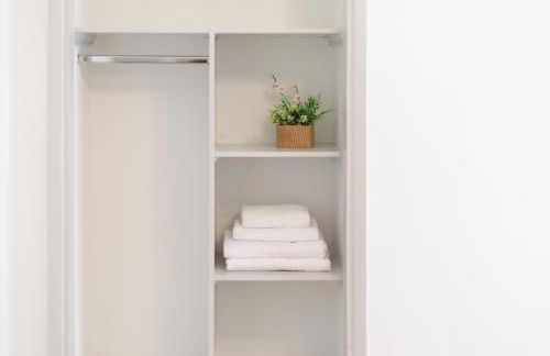 Salt & Sun Apartments by Konnect, at Kaminaki Beach - Foto 55