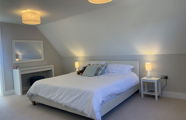 1-bed - Sleeps 2 - Pet Friendly w Parking - Foto 3