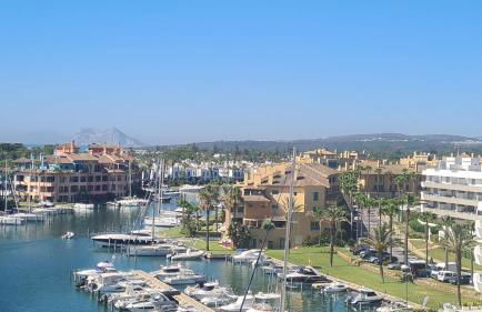 Canal View Apt Puerto Sotogrande - Foto 2