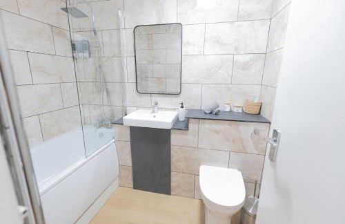 Bright & Modern Battersea Apartment, Free Parking & Fast Wi Fi - Foto 44