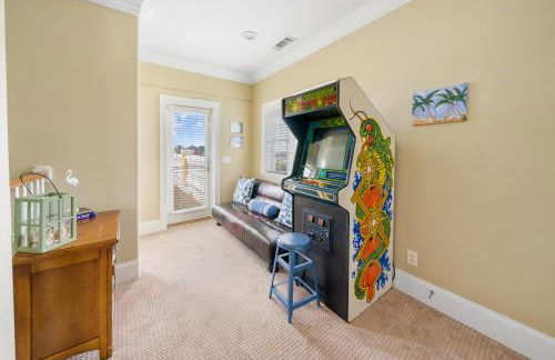 Summer Special, Lux 4BR House Sleeps 12, Pool, Elevator, King bed - Foto 54