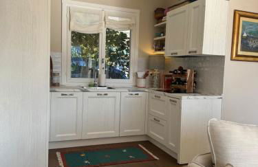 Artsy Italian lake retreat with stunning views! - Foto 23