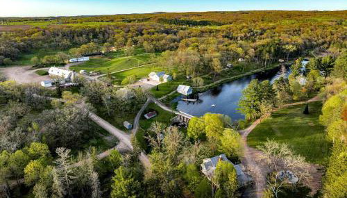 Beautiful Family Cabin with Cozy Interior and Exterior in Saint Croix Falls, Wisconsin - Foto 4