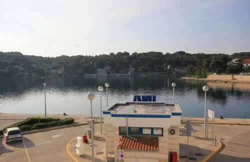 Apartments by the sea Rogac, Solta - 8688 - Photo 17