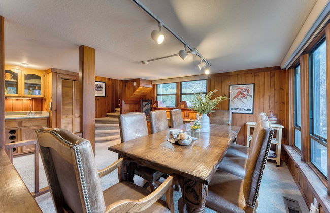 Riversong Lodge by Avantstay Sauna + Hot Tub On The Truckee River - Photo 8