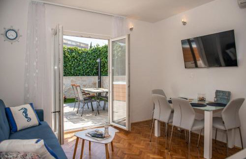 Apartment Pebbles - With Jacuzzi - Photo 13