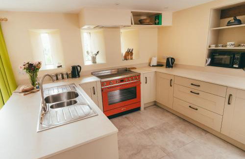 Deerclose West Farmhouse - Photo 13