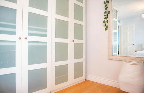 Lux 3 bedroom townhouse 1 block from the beach - Photo 43