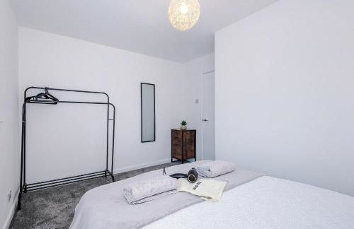 Stylish 2BR House for 4 in Manchester with Parking - Foto 6