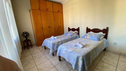 Ap com terraço, 2 quartos, wi-fi, próximo ao centro da cidade - Foto 4, towels, wardrobe