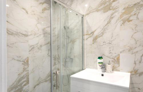 Nottingham Top Serviced Home - Chayil Experts - Foto 61