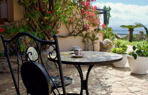 Villa con Splendido Giardino e Vista Mare a Osseddu - Olbia - Photo 3