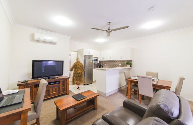 Apartments on Palmer - Photo 13