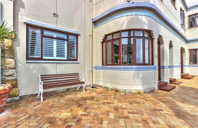 On the Beach in Camps Bay - Fully Equipped 2 Bedroom Apartment - Foto 24