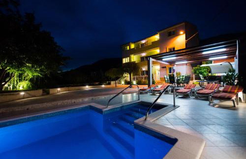 Over the skyline - Photo 6