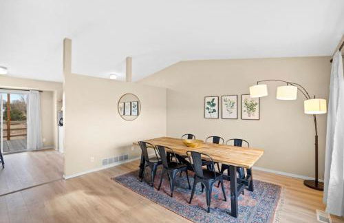 Beautiful Mountain Views Close to Hiking Trails - Foto 16