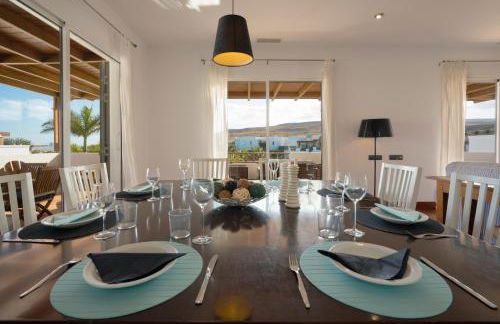 Villa Dedalos - Spacious luxury Villa with heated pool in Puerto Calero - Foto 8