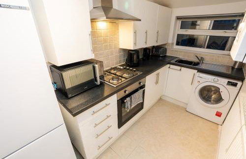 Comfy 4 Bed House near Notts City Centre - FREE Parking - Foto 66