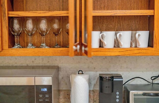 Monterey Park Retreat: Spectacular Views & Comfort - Foto 27