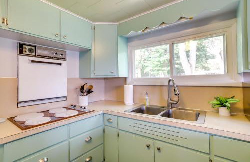 Lakefront Vacation Rental, 13 Mi to South Haven! - Foto 9