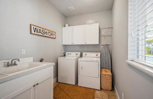 Spacious 4BR 3B 2 Kitchen with bathtub sleeps 11 guests - Foto 16