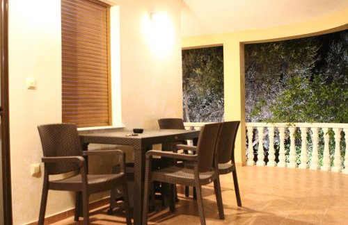 Village House - Photo 48