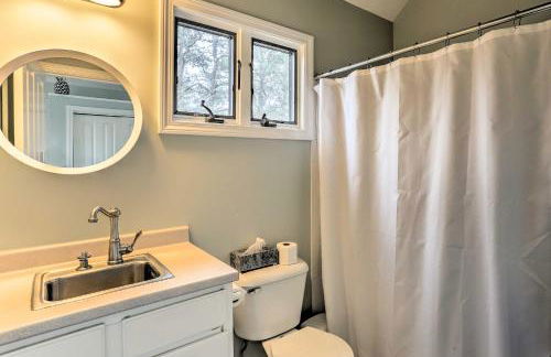 Stylish Wellfleet Home with Patio on 2 Private Acres - Foto 23