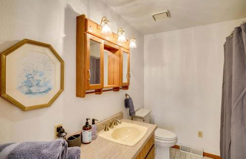 All-Season Lodge 40 Acres Walk to Elkhart Lake! - Foto 16