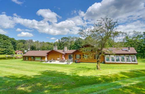 Elegant Hudson Valley Retreat with Hot Tub and Pond - Foto 39