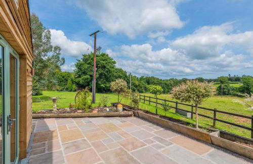 Self-contained cosy one bedroom holiday barn - Photo 11