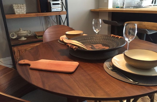 The Authentic and Charming Montrealer - Foto 24