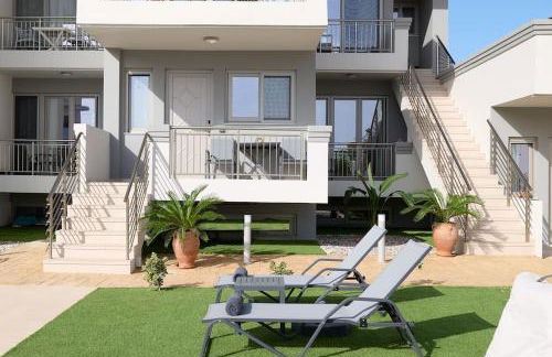 Superior family apartment w/pool dining area - Photo 33