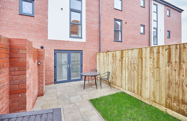 Host Stay 3 Queens Court - Photo 18