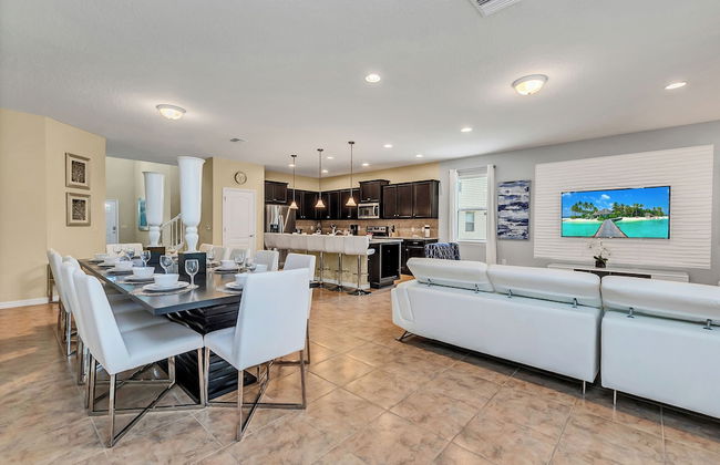 Villa W/ Pool, Movie Theater & Game Roomsleeps 20 - Foto 8