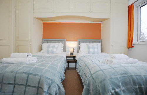 Hollybush Place By N And N Stays Ltd, Perfect for Contractors and Workers, Large Private Driveway for Work vans And Vehicles, Great Location and Fast Wifi - Foto 12