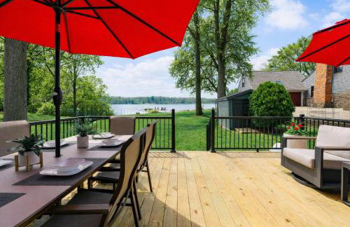 Lakefront Retreat with Views and Decks and Fire Pit - Foto 40